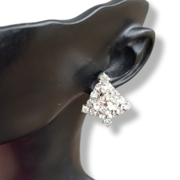 SPARKLING 1940s SILVERTONE & DIAMANTE ART DECO STYLE SCREW BACK EARRINGS - Picture 2 of 7